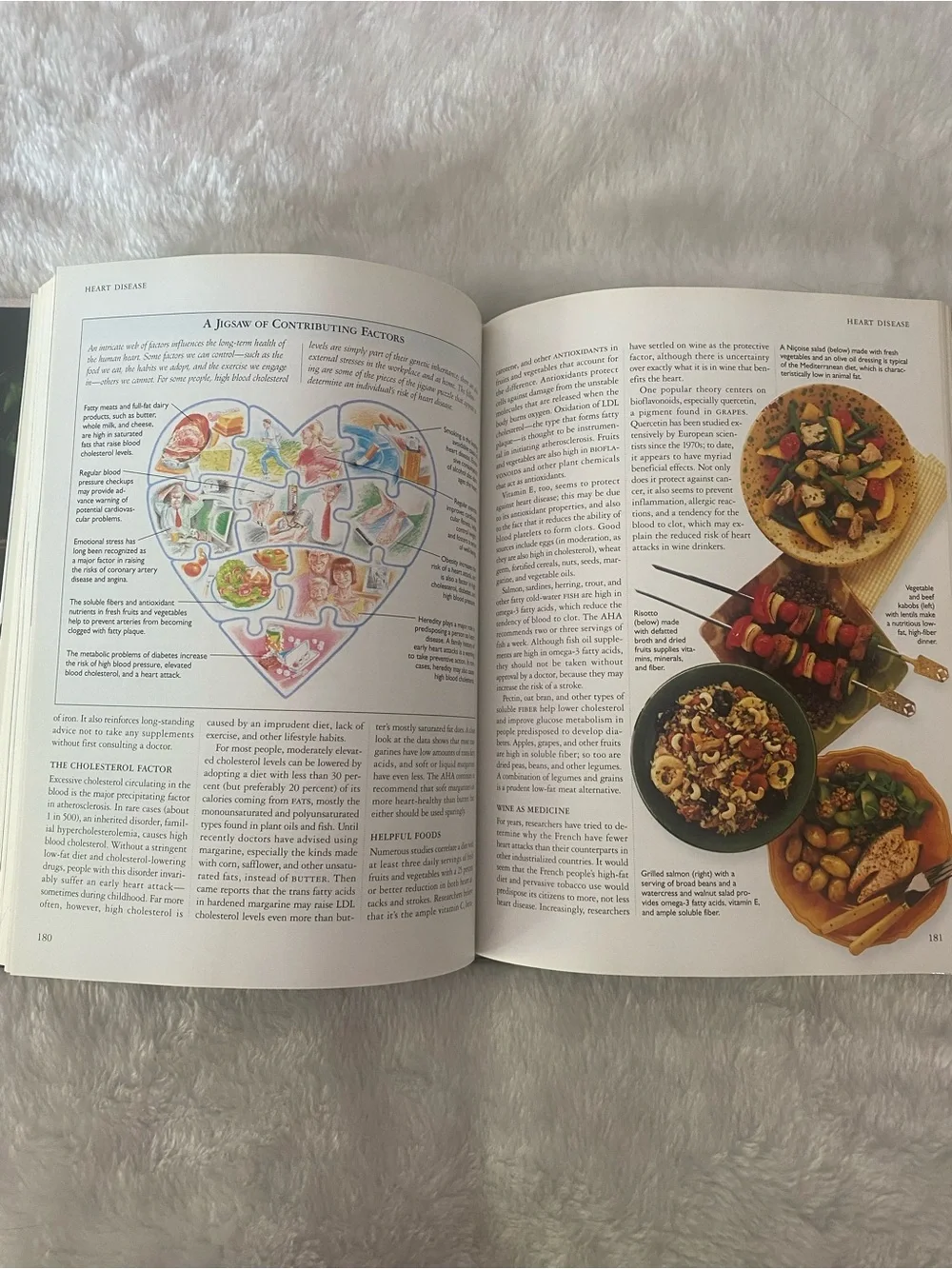 Reader's Digest Foods That Harm Foods That Heal Hardcover Book